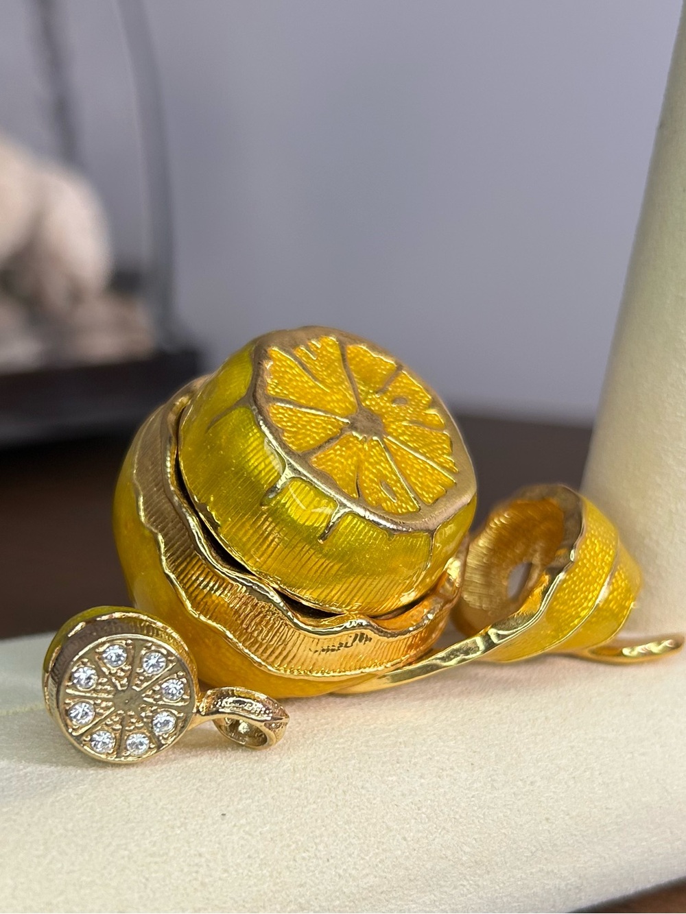 Edgar Berebi Lemon Enamel Trinket Box w/ Matching Charm Citrus Rare Collectible